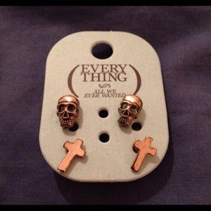 ADD ON🛍️ Skull and cross earrings